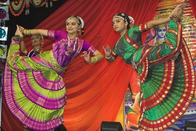  Dancers on Balance